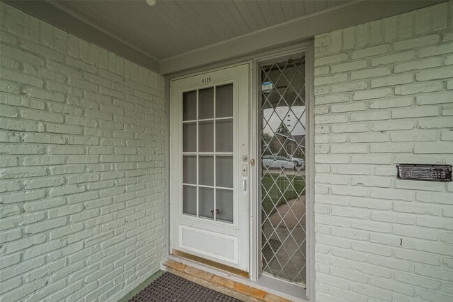 Building Photo - 4115 Mischire Dr