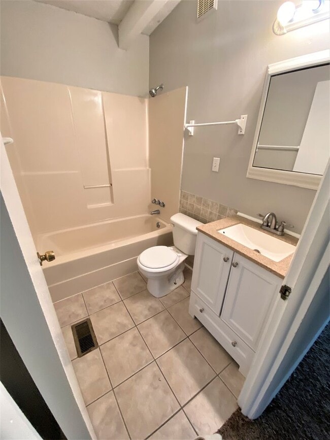 Building Photo - 3 Bedroom - Upper Arlington