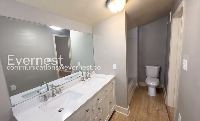 Building Photo - 630 77th St S