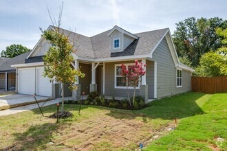 Building Photo - Beautiful home!