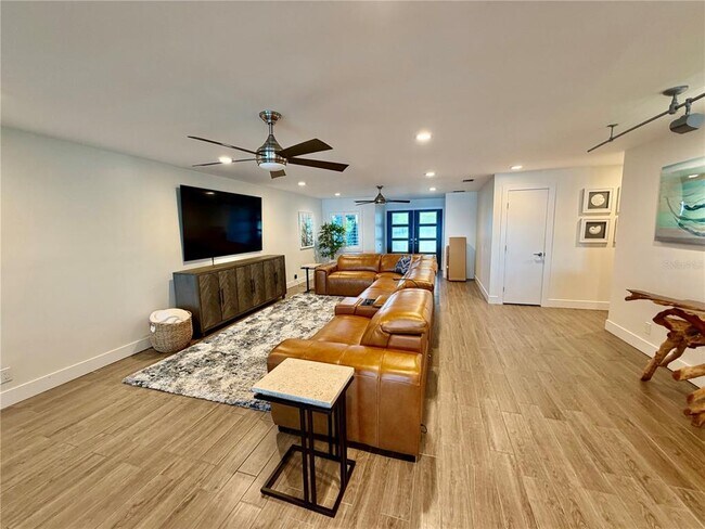 Building Photo - 980 Boca Ciega Isle Dr