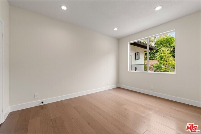 Building Photo - 18500 St Moritz Dr