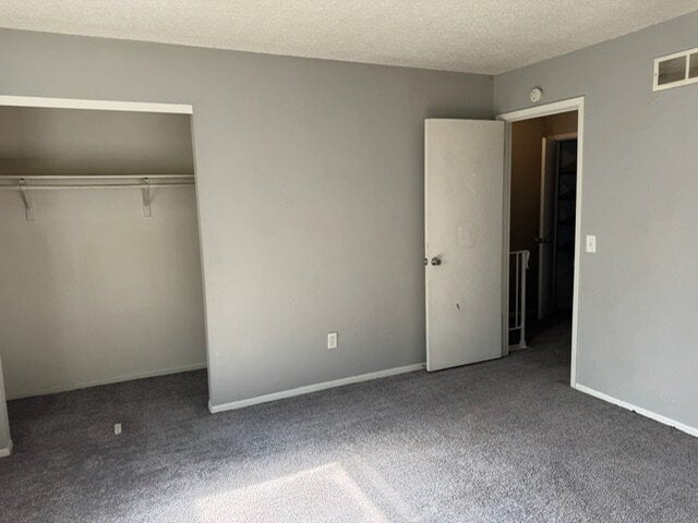 Building Photo - "Charming 2-Bed Multiplex in Davenport wit...