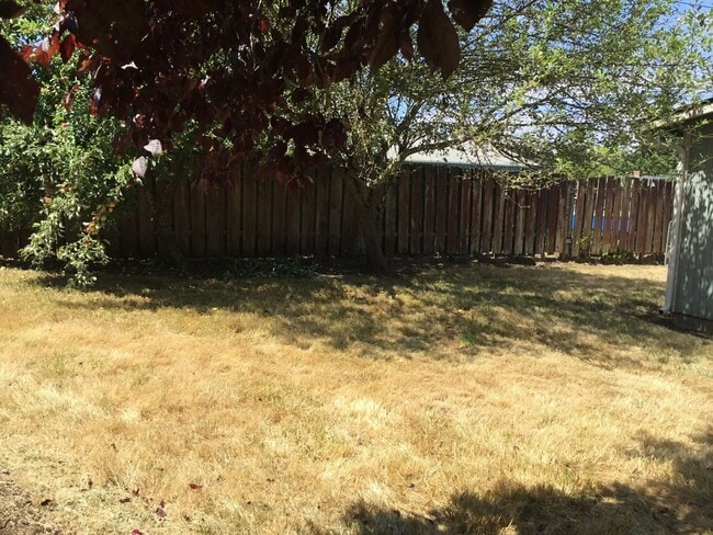 Building Photo - 2 Bedroom Duplex in Santa Clara Area