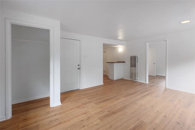 Primary Photo - 3400 Lafayette Ave