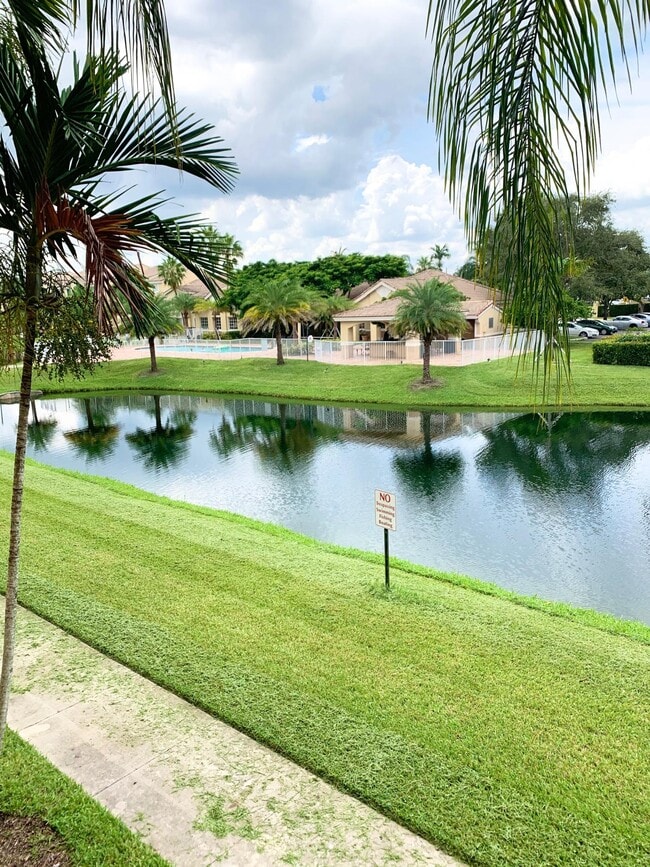 Building Photo - 2600 S University Dr