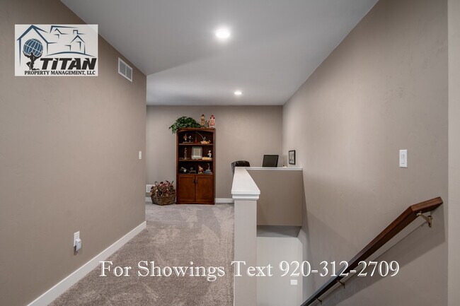 Building Photo - 1012 Faith Ct