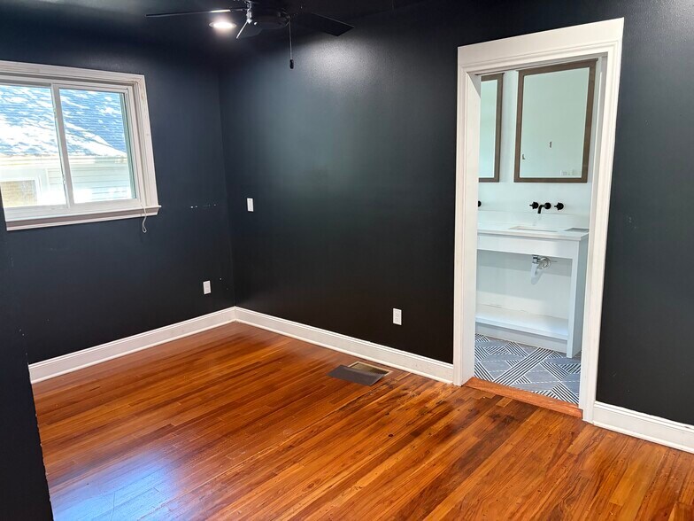 Primary bedroom - 46 Wren St
