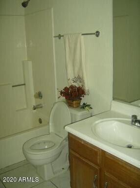 Building Photo - 3228 W Glendale Ave