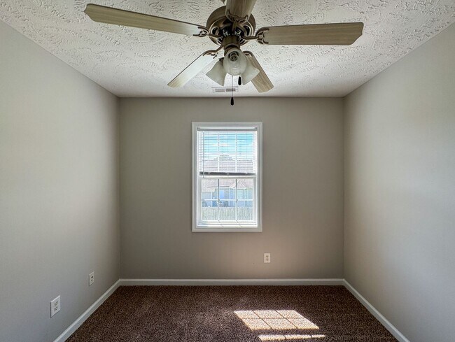 Building Photo - 1502 Bridgeton Way