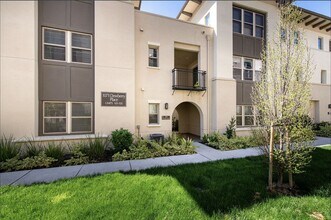 Building Photo - Updated and Refreshing 2BD/2.5BA Condo in Prime San Jose Location!