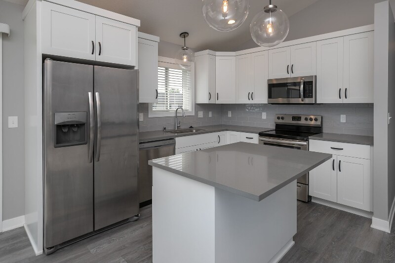 Building Photo - 3715 Fernwood Ln SW