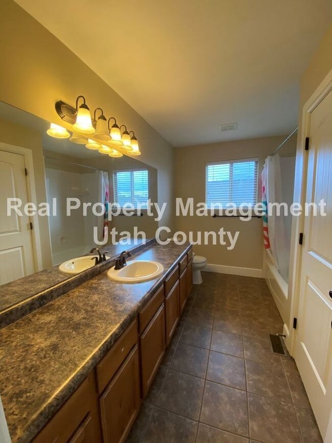 Building Photo - 1769 S 700 W