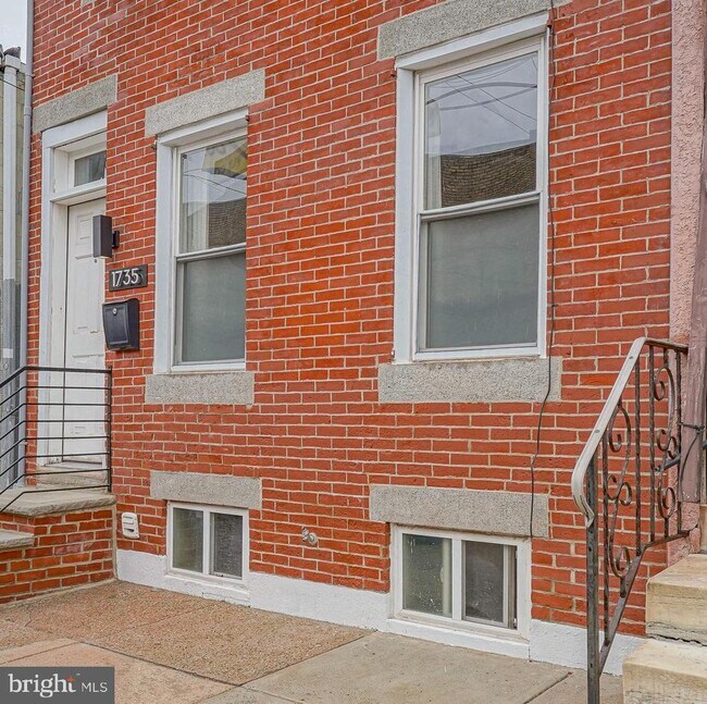 Building Photo - 1735 Jackson St
