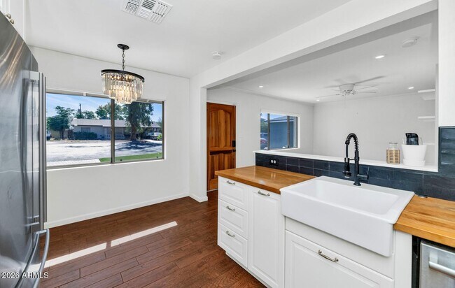 Building Photo - 4228 N 44th Pl