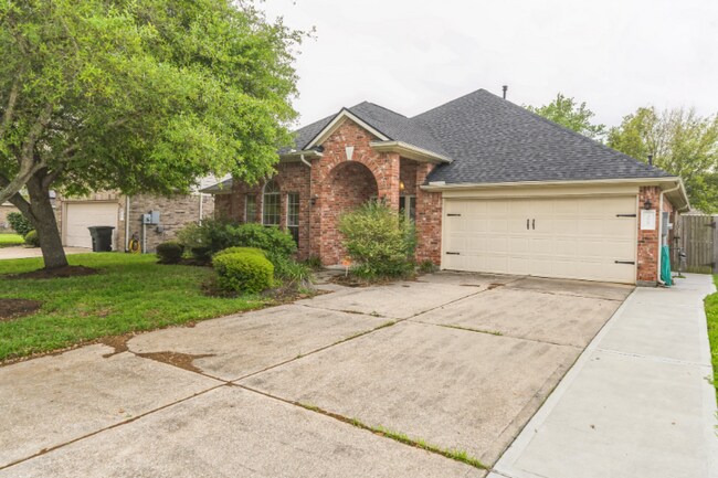 Building Photo - 3005 Gardencrest Ln