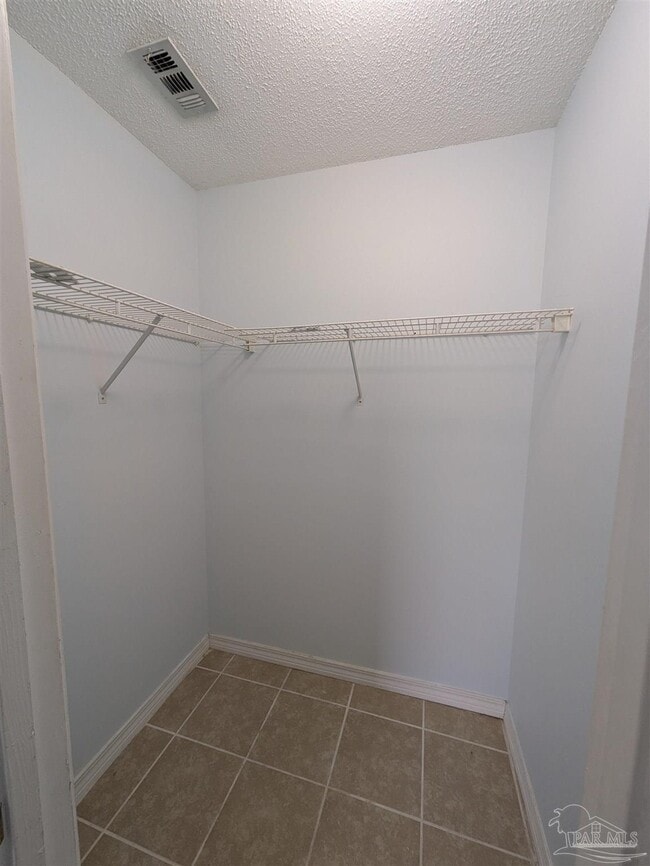 Building Photo - 3359 Green Briar Cir