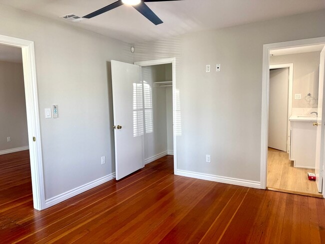 Building Photo - Newly renovated 3 bedroom, 2 bath single f...