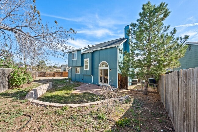 Building Photo - 5401 N Wagonwheel Trail