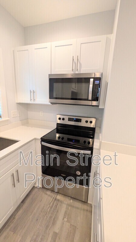 Building Photo - 379 S Clubbs St