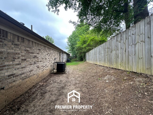 Building Photo - Charming 3BR/2BA Bartlett Area Home | High Ceilings, Stainless Steel & 2-Car Garage