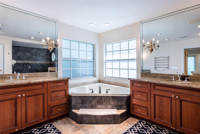 Building Photo - 2999 Banyan Rd