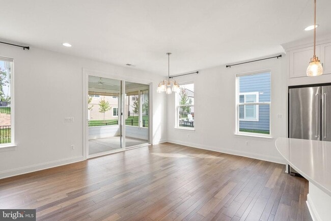 Building Photo - 121 Cowbird St