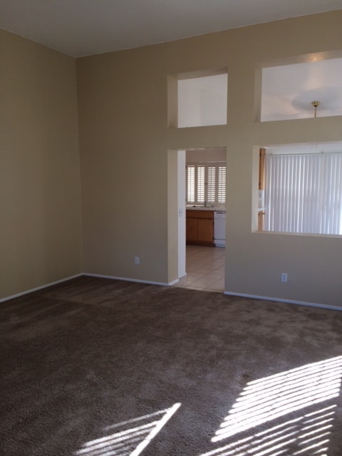 Building Photo - 3 BEDROOM, 2 BATH VICTORVILLE HOME. COMMUTER FRIENDLY!  NEAR AMARGOSA AND MOJAVE