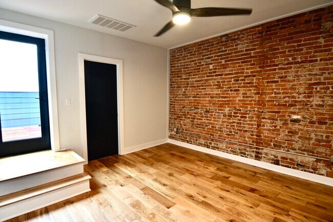 Building Photo - 54 S 5th St