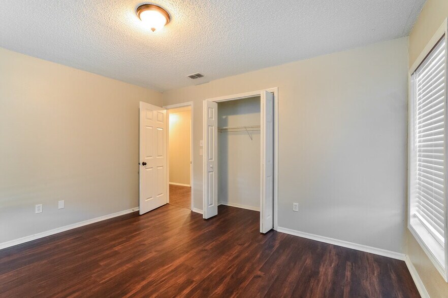 Building Photo - 1400 Ponce De Leon Blvd