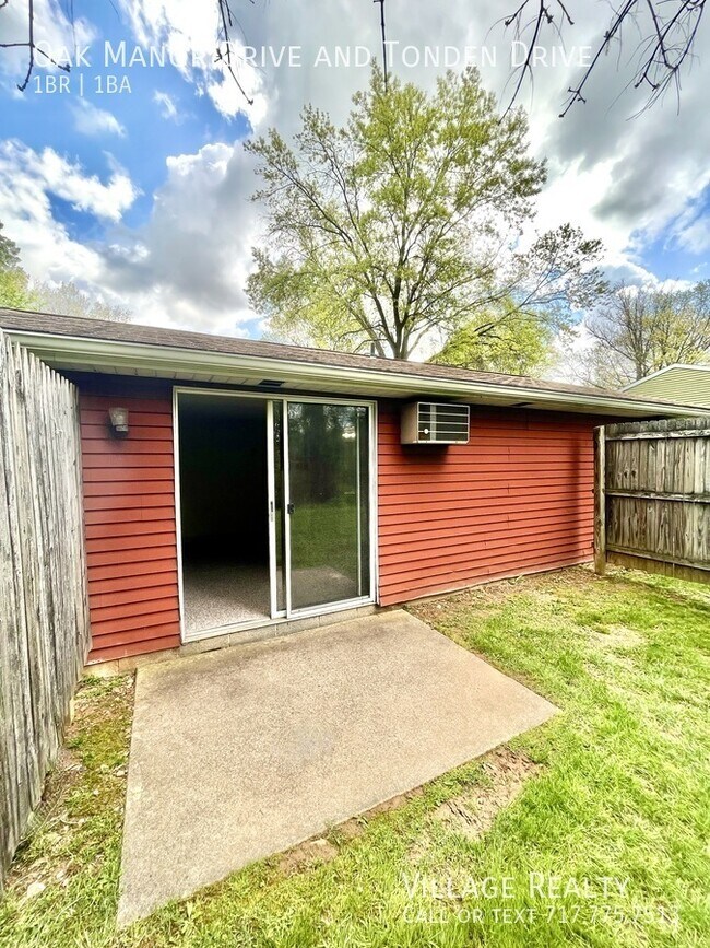 Building Photo - 204 Oak Manor Dr