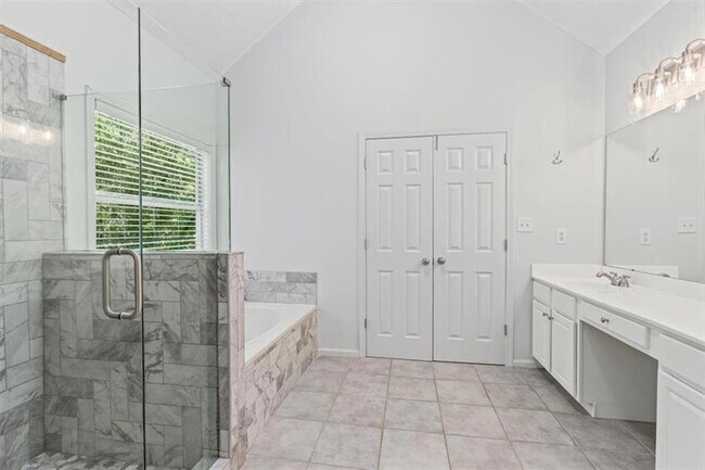 Building Photo - 3360 Pierce Arrow Cir