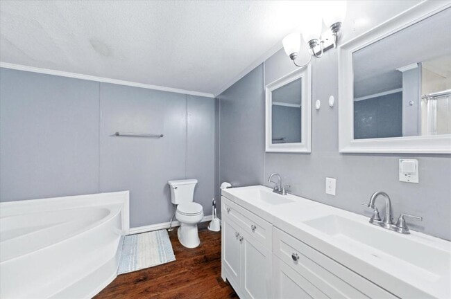 Building Photo - 2828 Sandusky Rd E