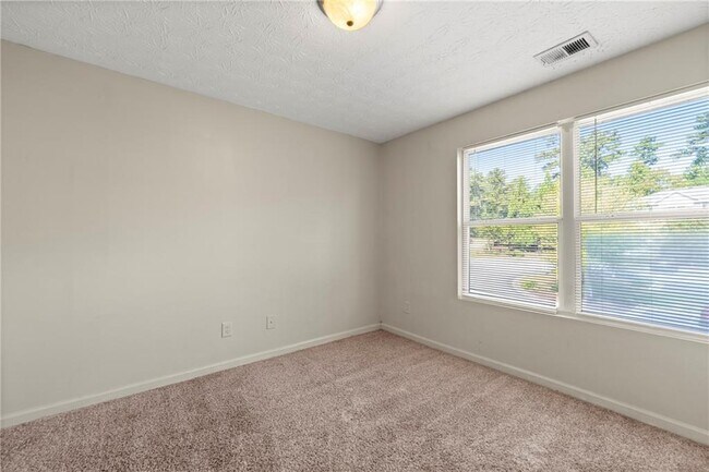 Building Photo - 9202 Fairington Ridge Cir