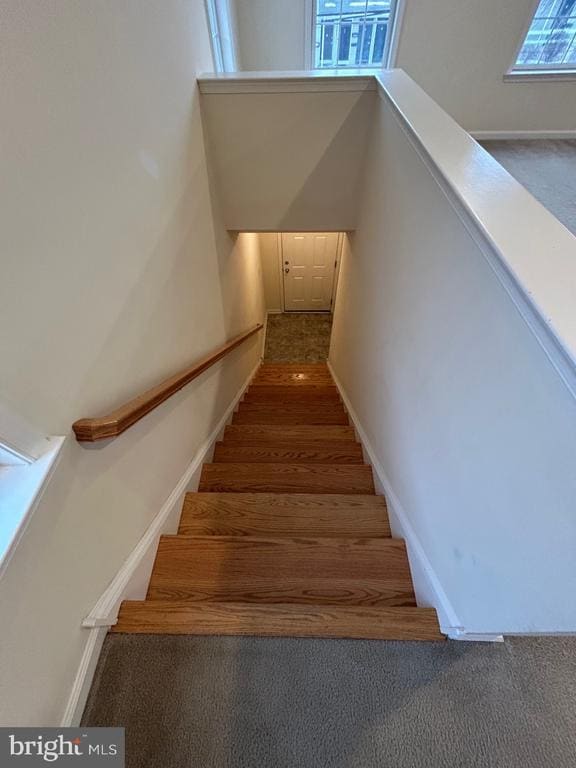 Building Photo - 414 W 7th St