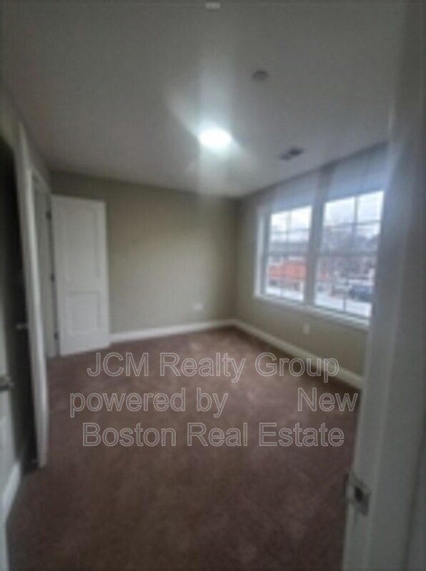 Building Photo - 67 Shepard St