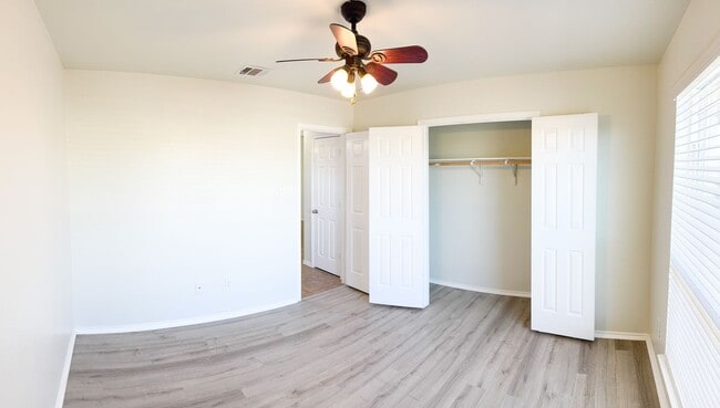 Building Photo - Charming well-maintained 4-bedroom, 2-bath home tucked in a quiet cul-de-sac just minutes from Fo...