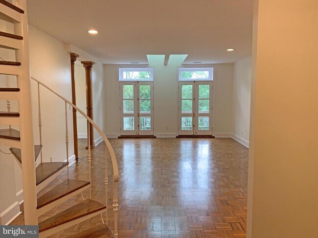 Building Photo - 414 Old Lancaster Rd