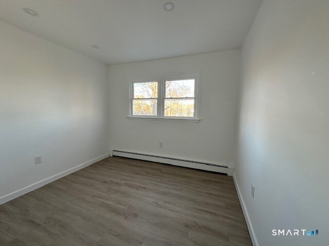 Building Photo - 15 Oakwood Rd