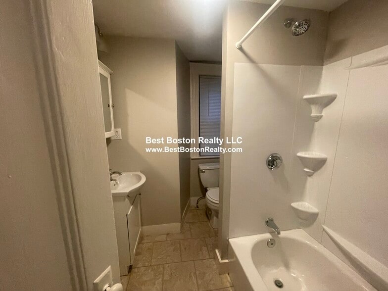 Building Photo - 48 John F. Kennedy St