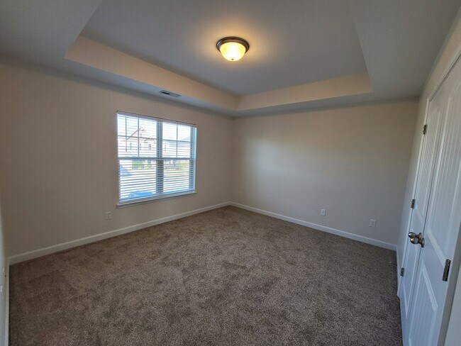 Building Photo - Immaculate 4 Bedroom, 3.5 Bath Home Located in Established Neighborhood. Minutes from Fort Bragg!