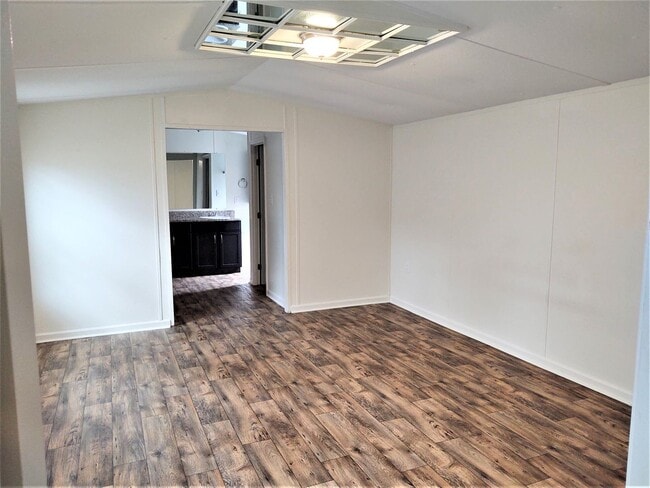 Building Photo - 6 Elcona St