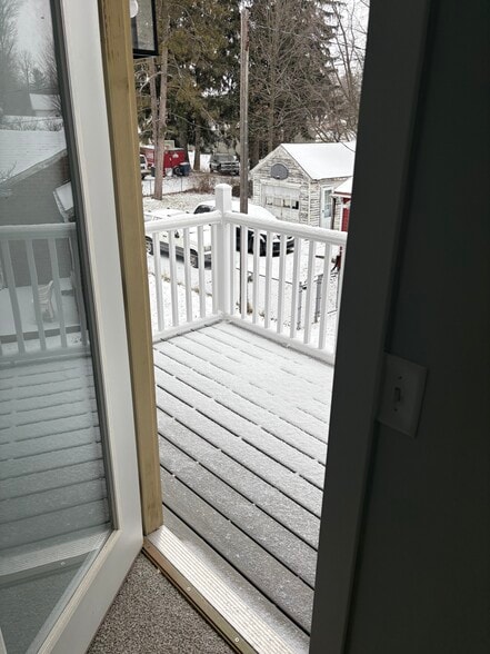 11x7 composite deck off master bedroom - 238 Walker St