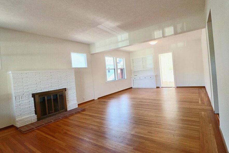 Building Photo - 129 Oakes Blvd