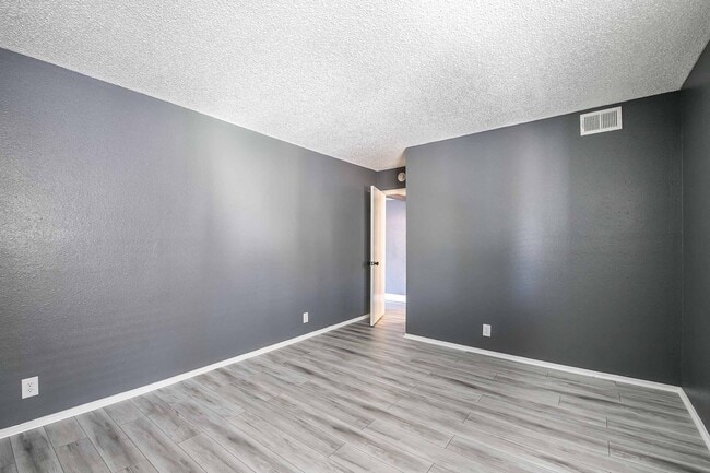 Building Photo - 3151 N Soaring Gulls Dr