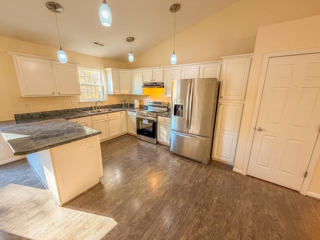 Building Photo - 116 Whipple Ln