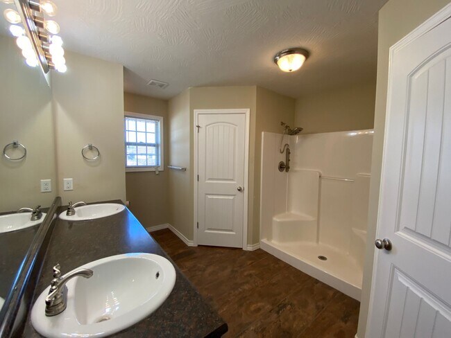 Building Photo - Beautiful 3 bedroom Home in Battlefield MO