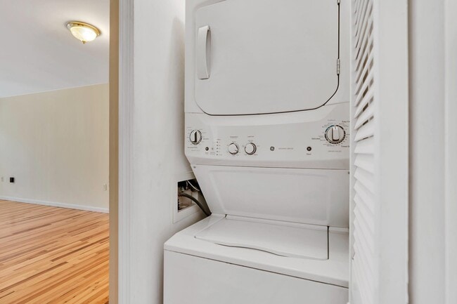 Building Photo - 527 M.L.K. Drive