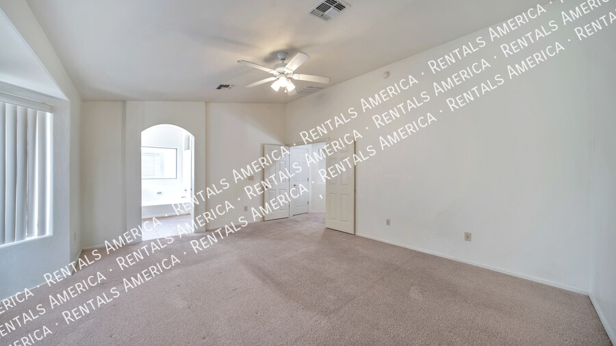 Building Photo - 15400 S Camino Agua Azul