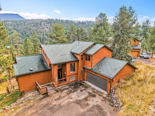 Building Photo - 28384 Kinnikinick Rd